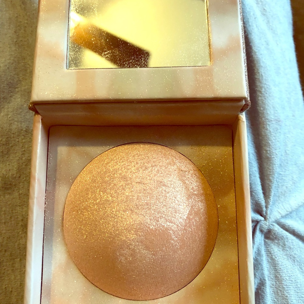 Urban Decay Naked Illuminated compact
